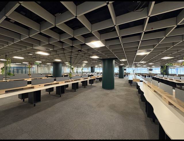 5,780M² SERVICED OFFICE TO LET IN PINELANDS